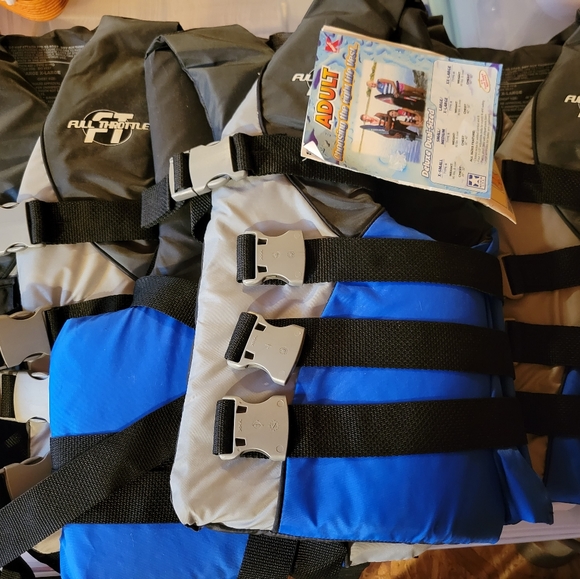 Full Throttle Adult Life Vest - Picture 1 of 8
